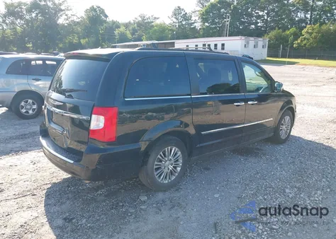 2015 Chrysler Town & Country Touring-L z USA, uszkodzony, nr VIN 2C4RC1CG3FR506868